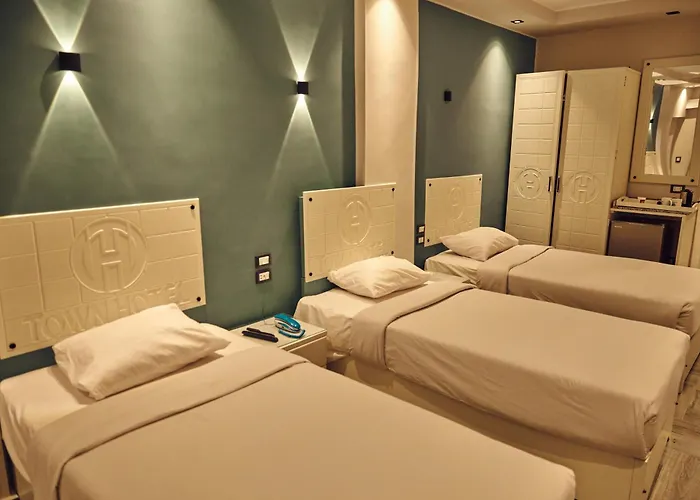 Town Hotel- Otel