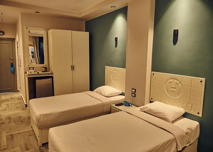 Town Hotel- *
