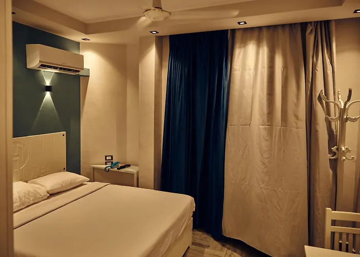 Town Hotel- *