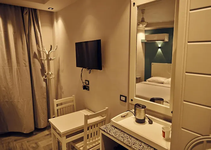 Town Hotel- Otel
